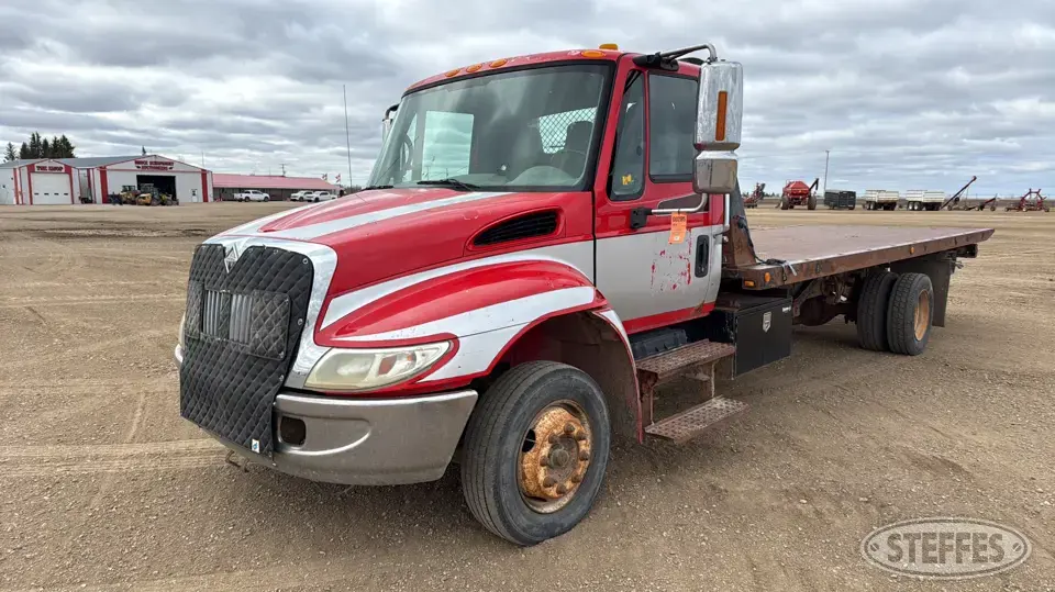 2002 International 4300 SBA Specialty Truck