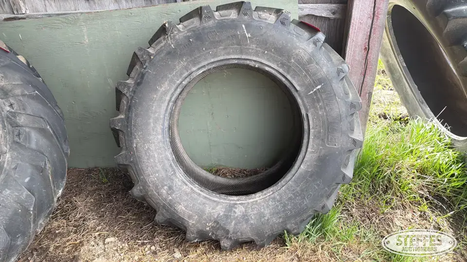 (1) Alliance 420/85R30 tire Tractor-Implement Tire