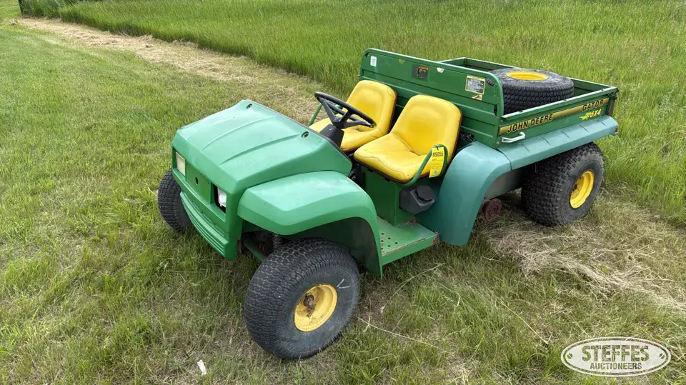 John Deere Gator UTV