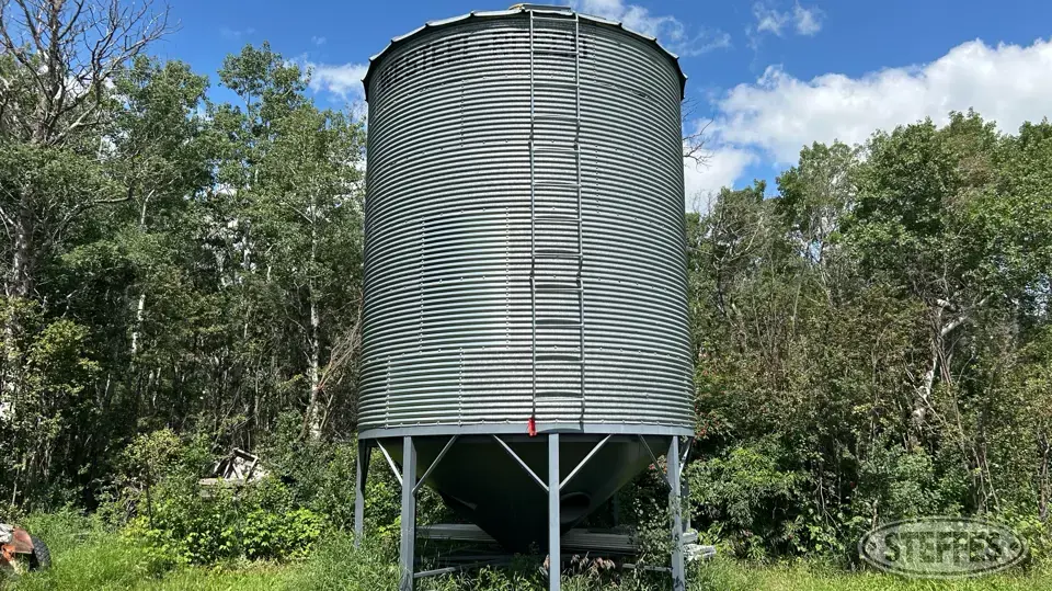 Westeel-Rosco 2200 Hopper Bin