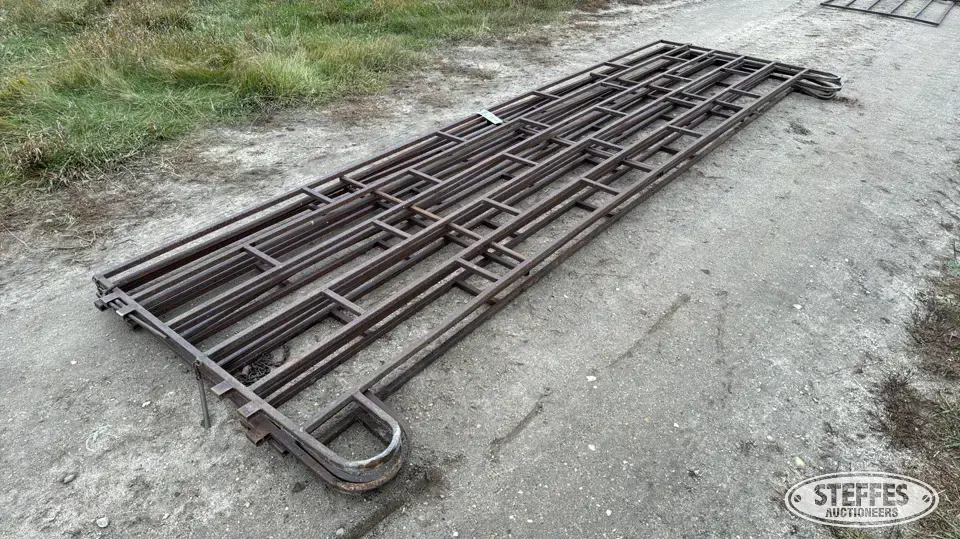 (4) Livestock panels Livestock Equipment-Other