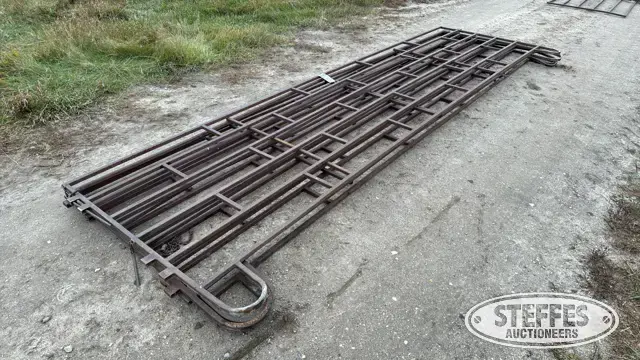 (4) Livestock panels