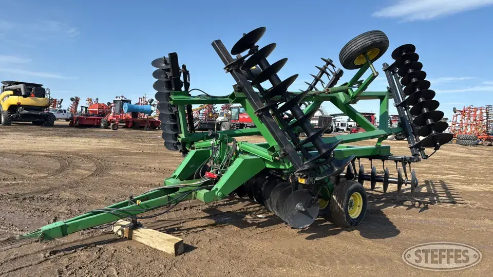 John Deere 630 Disc