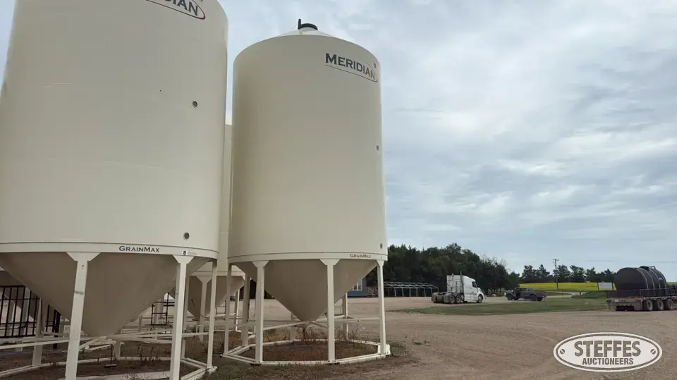 Meridian MGM4000 Hopper Bin