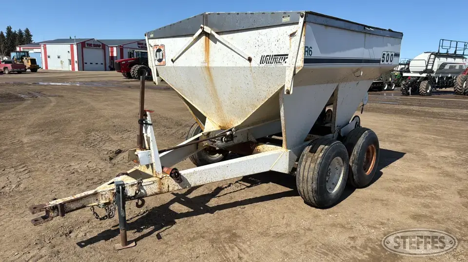 Willmar 500 Pull-Type Dry Spreader