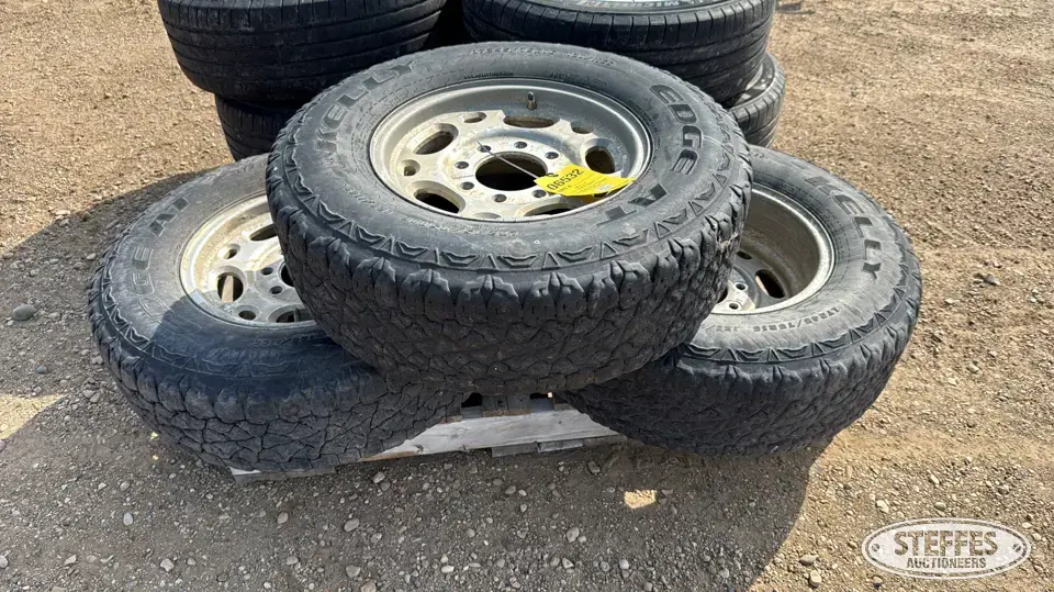 (3) Kelly Edge LT245/75R16 tires Passenger-Light Truck Tire