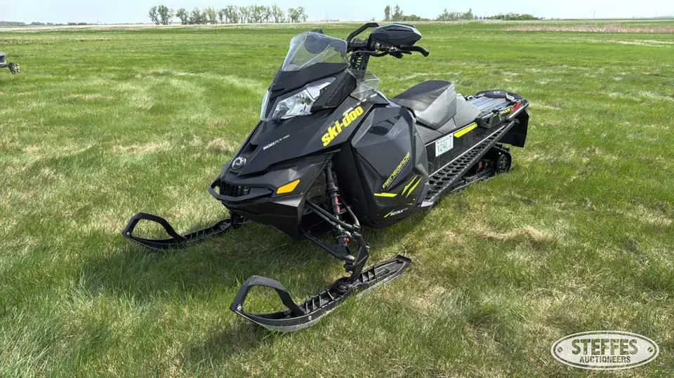 2014 Ski-Doo BackCountry X 800 Snowmobile