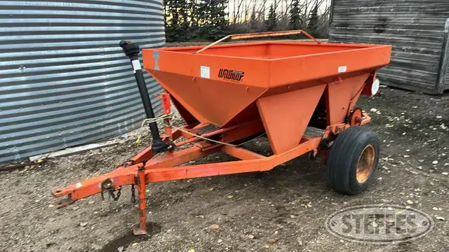 Willmar pull-type single axle dry spreader