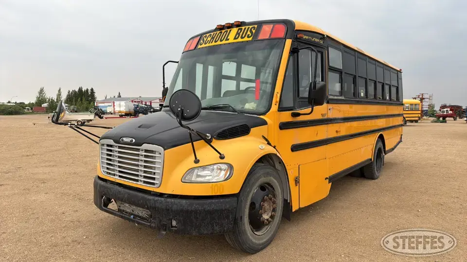 2006 Freightliner B2106CH Bus