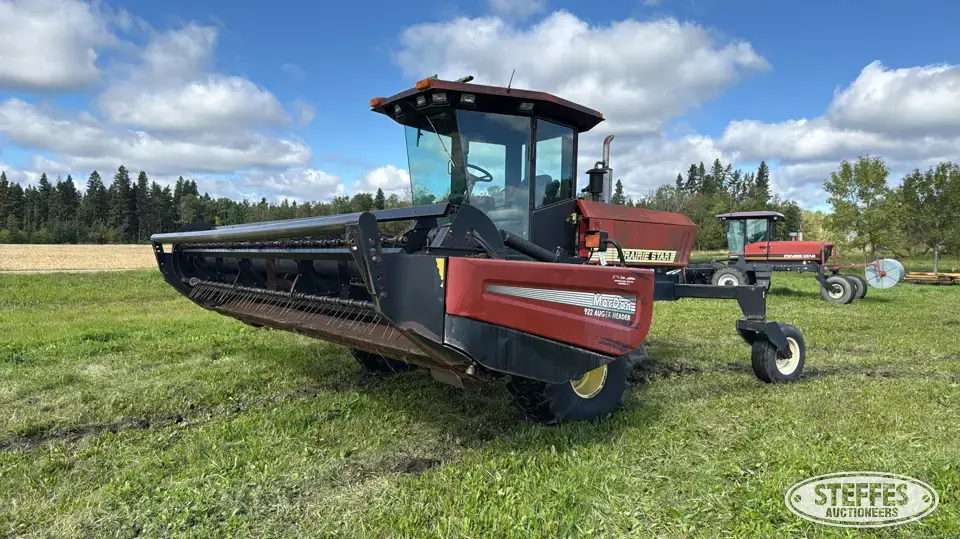 1997 Prairie Star 4920 Self-Propelled Swather