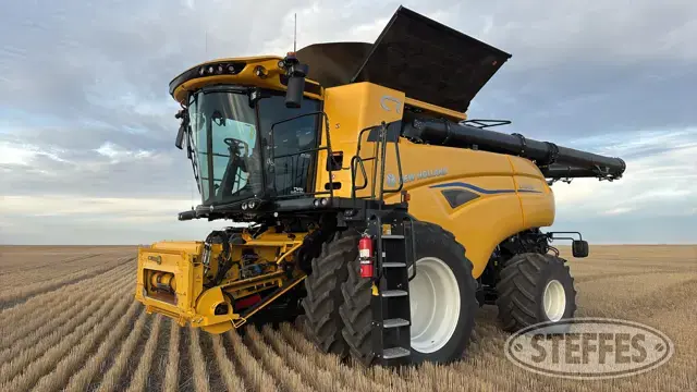 2025 New Holland CR8.90
