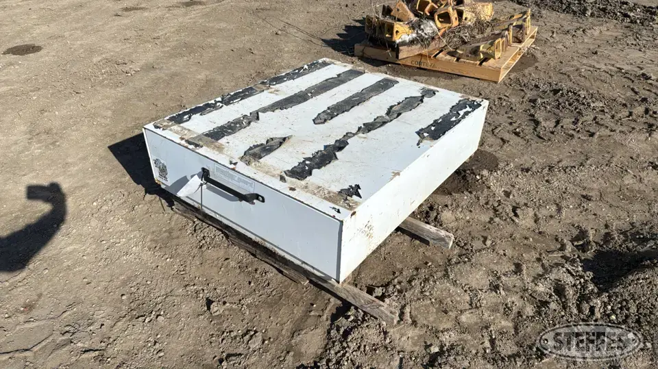 Weather Guard Pack Rat Storage and Bench