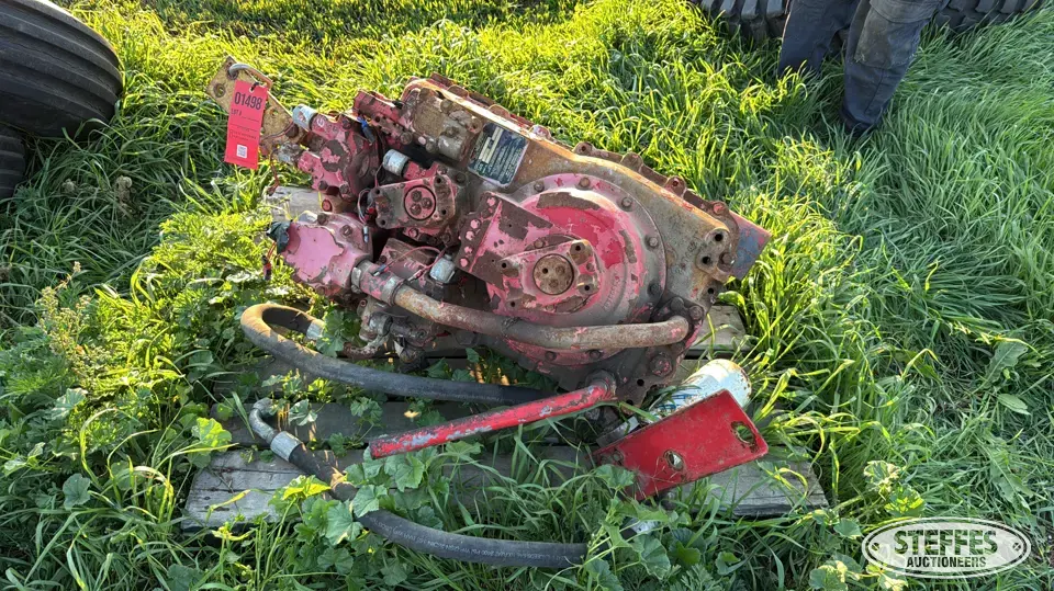 (1) Versatile 1050 tractor transmission Tractor Part