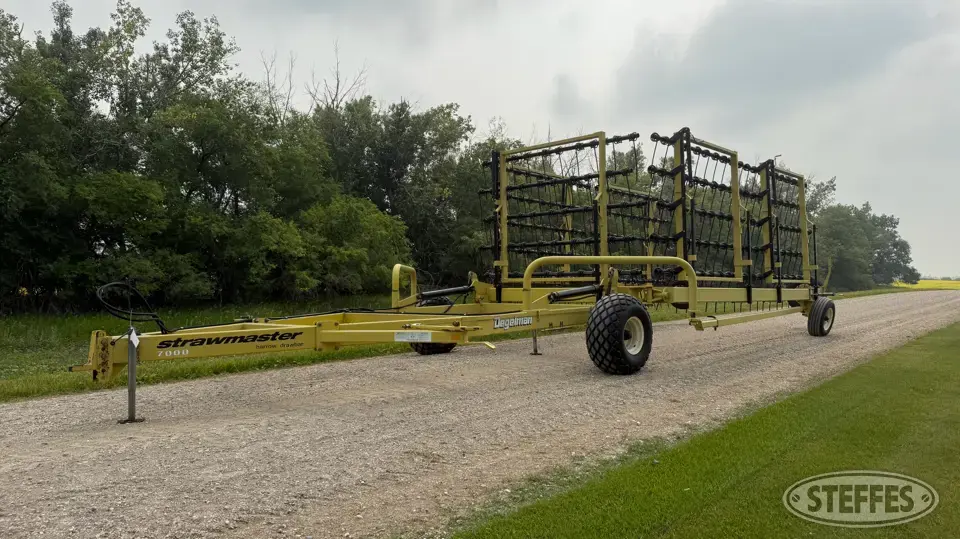 1998 Degelman Strawmaster 7000 Harrow