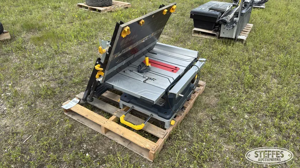 Table saw & sawhorse General Tools and Shop Supply
