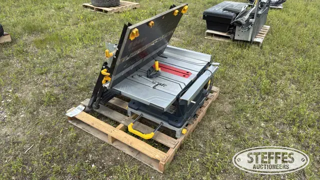 Table saw & sawhorse
