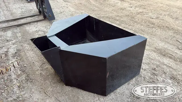 Skid steer concrete bucket