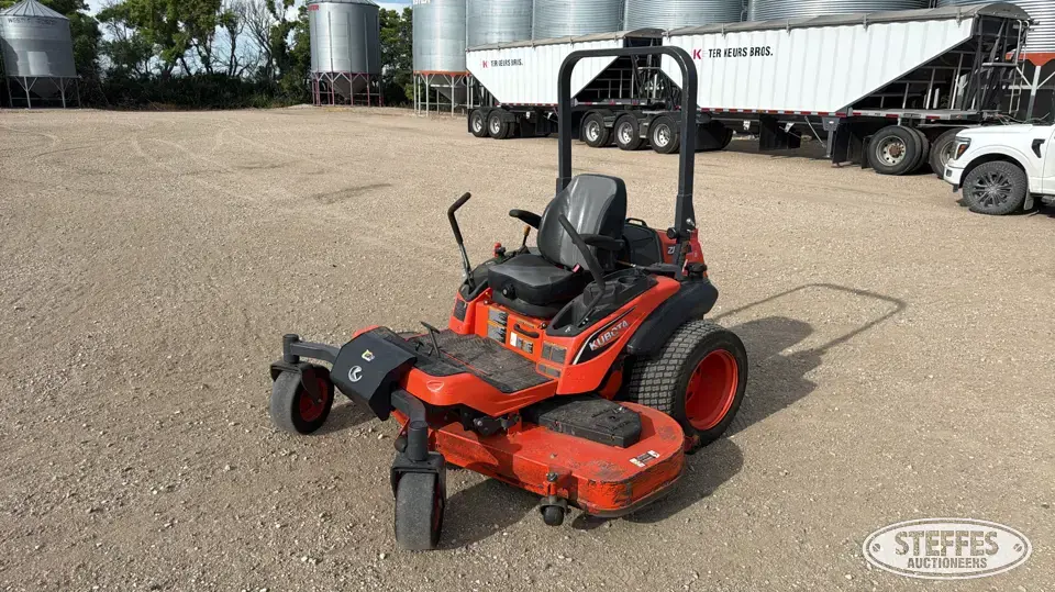 Kubota ZD1211L Zero Turn Mower