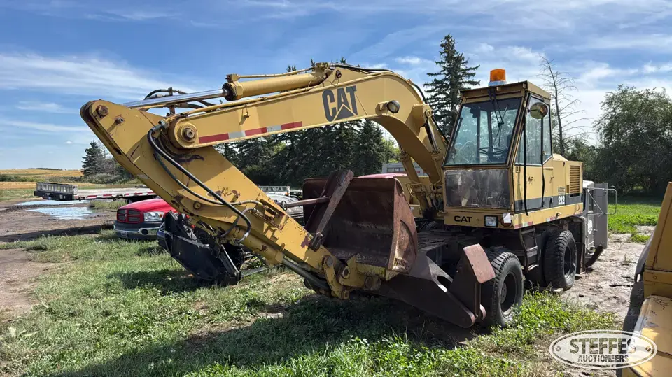 1986 CAT 212 Excavator