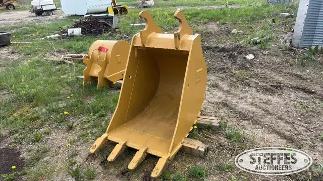 CAT 315F excavator bucket