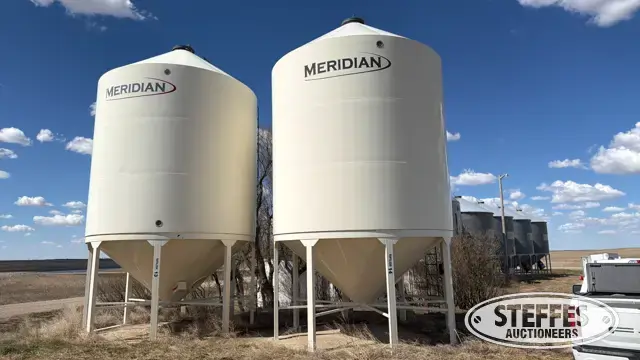 Meridian M1615 hopper bin