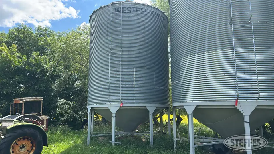 Westeel-Rosco 2200 Hopper Bin
