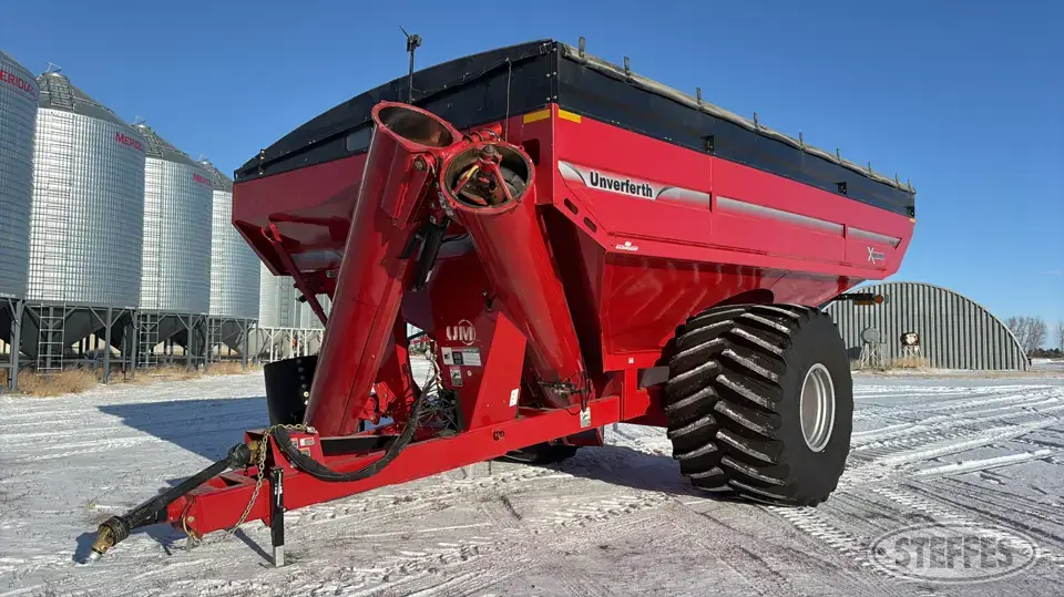2021 Unverferth 1319 X-Treme Grain Cart