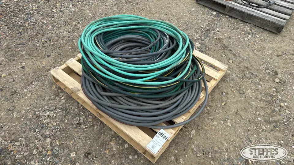 (7) Garden hoses Lawn and Garden Accessory