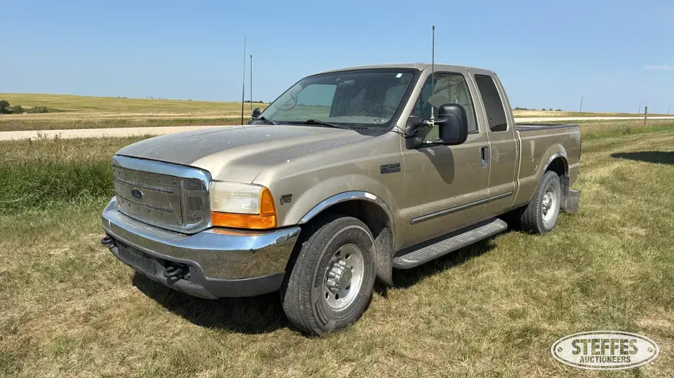 2000 Ford Super Duty F-250 XLT 3 Quarter Ton Pickup