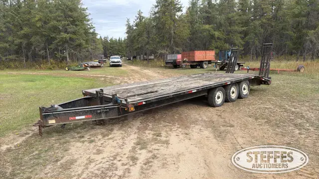 Tri axle trailer