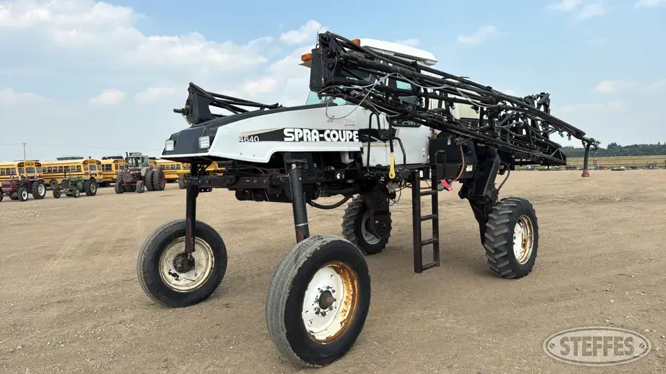 Spra-Coupe 4640 Self-Propelled Sprayer
