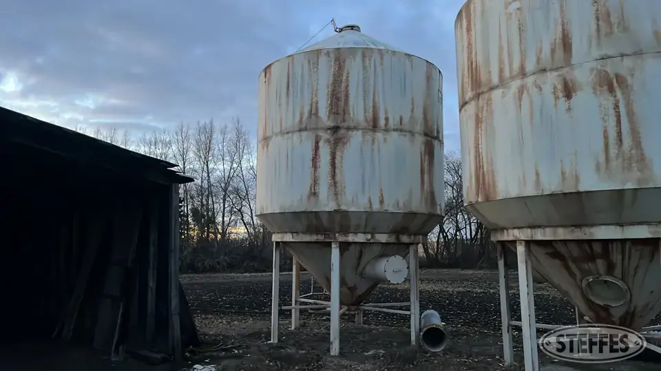 Friesen 1410 Hopper Bin
