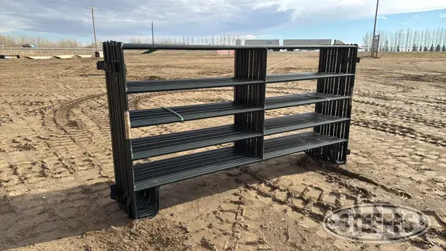 (16) BYT livestock panels
