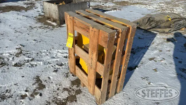 Komatsu idler