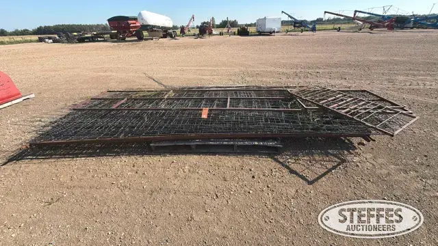 Wire panels & gates