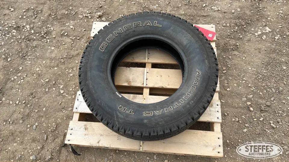 (1) General LT235/80R17 tire Passenger-Light Truck Tire