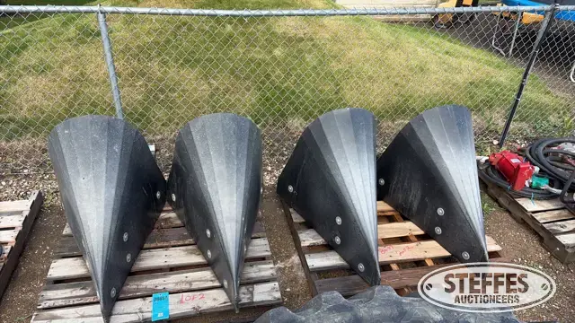 (4) E-Kay crop dividers