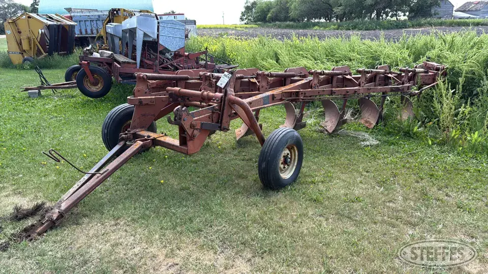 Melroe 516-911 Plow