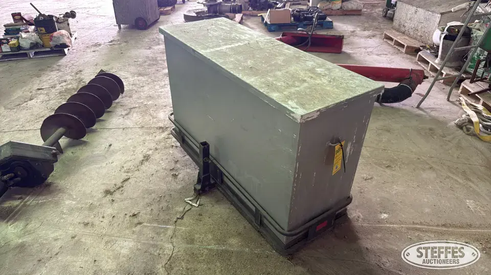 Reciever hitch carrier Truck-Trailer Part