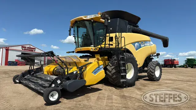 2007 New Holland CR9070