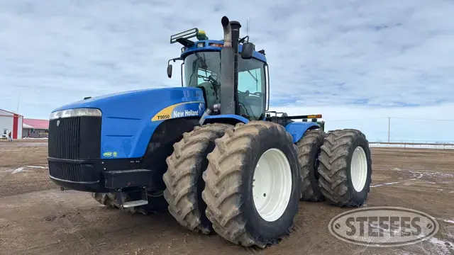 2009 New Holland T9050