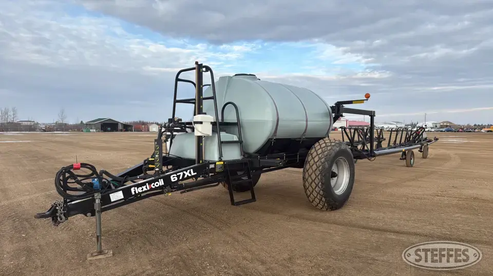 Flexi-Coil 67XL Pull-Type Sprayer