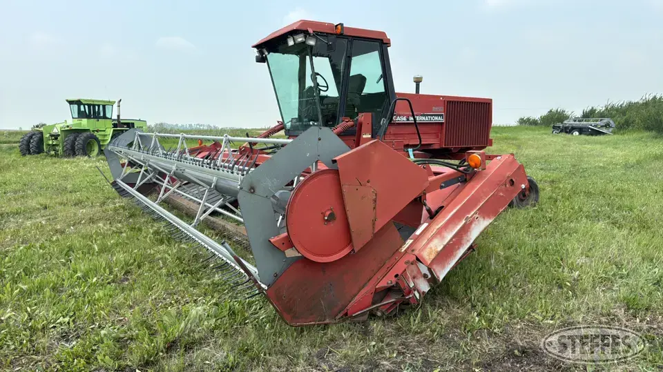 1993 Case IH 8820 Self-Propelled Swather