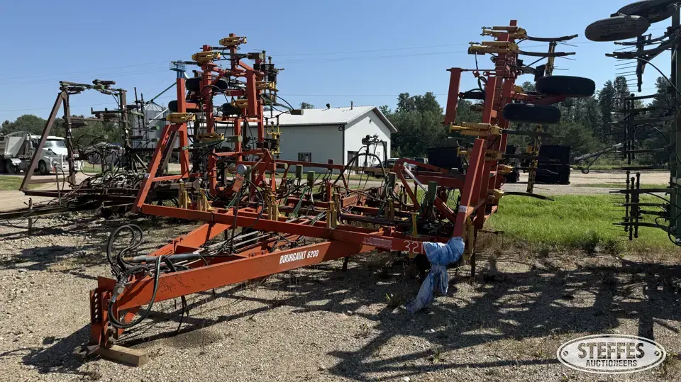 Bourgault 6200 Chisel Plow