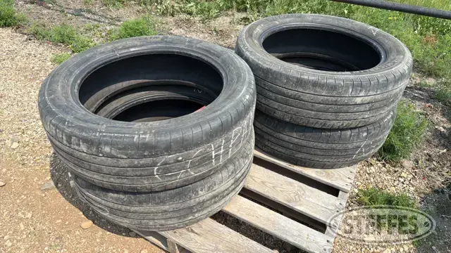 (4) Michelin 235/55R20 tires