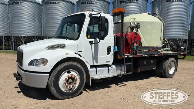 2005 Freightliner M2 Business Class