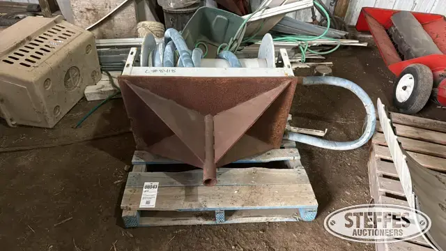 Fuel hose reel