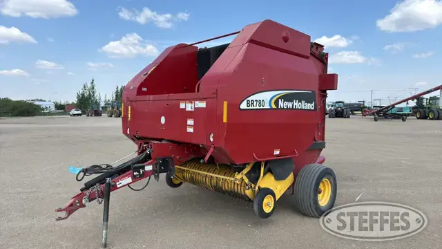 2004 New Holland BR780A