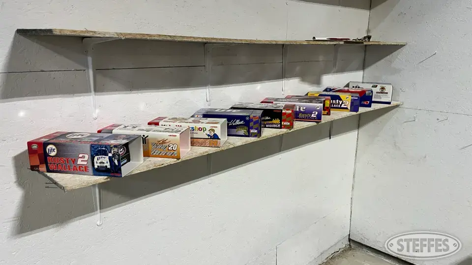 (10) Diecast collectible race cars Toy