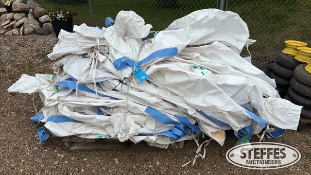 Fertilizer tote bags